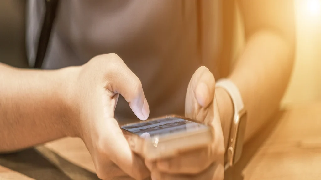 Datenrettung iPhone 14 | myITplanet: Professionelle Wiederherstellung Suchen Sie nach Datenrettung für Ihr iPhone 14? myITplanet ist Ihr Experte in Hamburg für die Rettung und Wiederherstellung von Daten bei beschädigten iPhone 14-Geräten. Vertrauen Sie auf unsere Erfahrung und moderne Techniken für eine sichere Datenwiederherstellung.