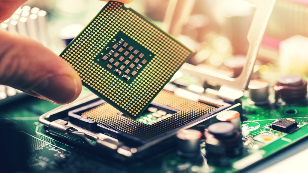 Datenrettung beim einem iPhone mit defekter Platine erfolgt in der Regal dadurch, dass die defekte Platine repariert wird.