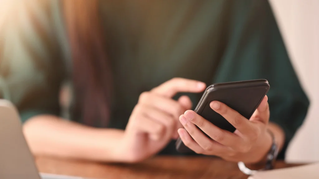 wie bekommt man die Daten von einem Smartphone, das nicht angeht.